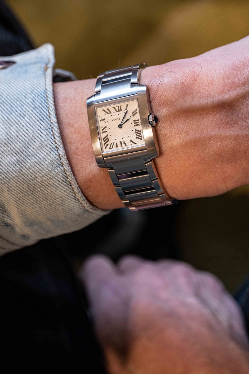 The 2023 1:1 Replica Cartier Tank Française on the wrist in the Amsterdam boutique